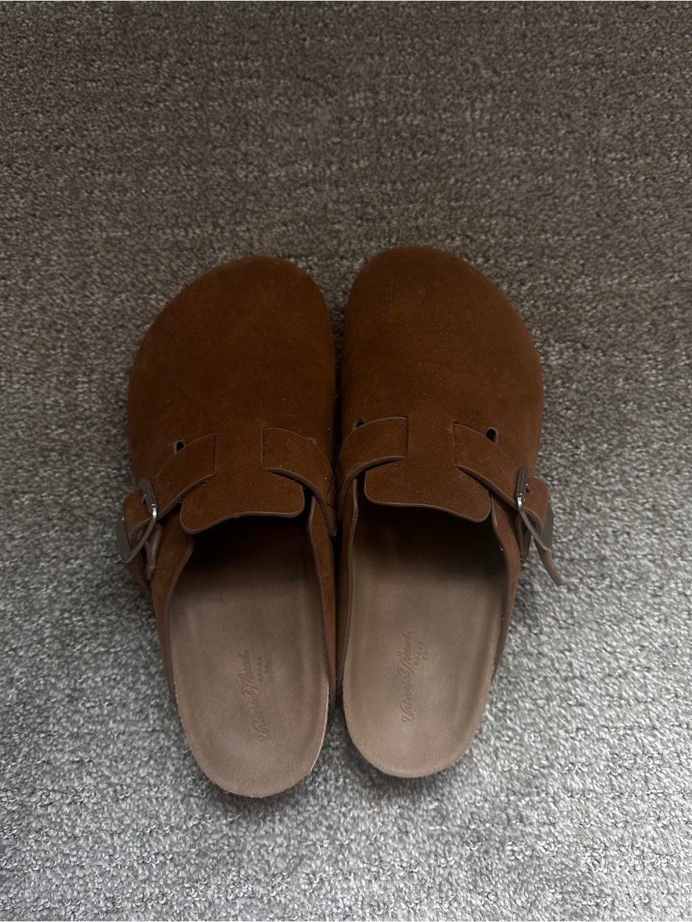 Universal Thread Clogs - Picture 3 of 4